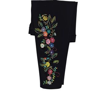 BRAZILROXX Women’s Floral EMB Black Capri pants embellished Sz LG festive artsy